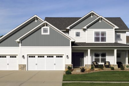 board-batten-s7-gables-chgr-lifestyle-3413646B